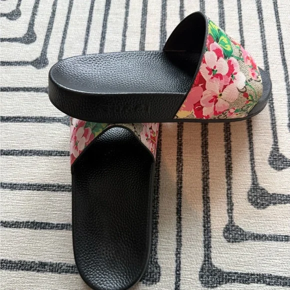 Gucci Pursuit Slide - Picture 2 of 4